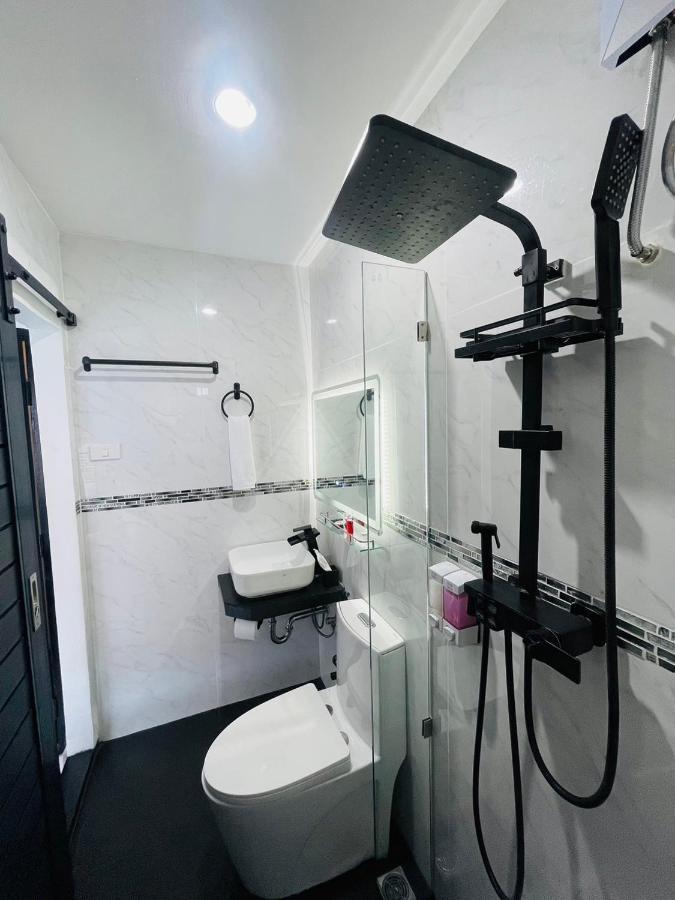 Thonglor Suites Hotel Bangkok Exterior photo