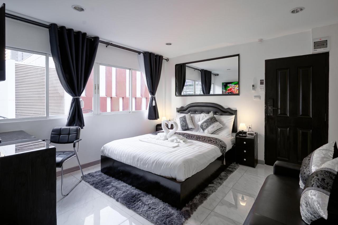 Thonglor Suites Hotel Bangkok Exterior photo