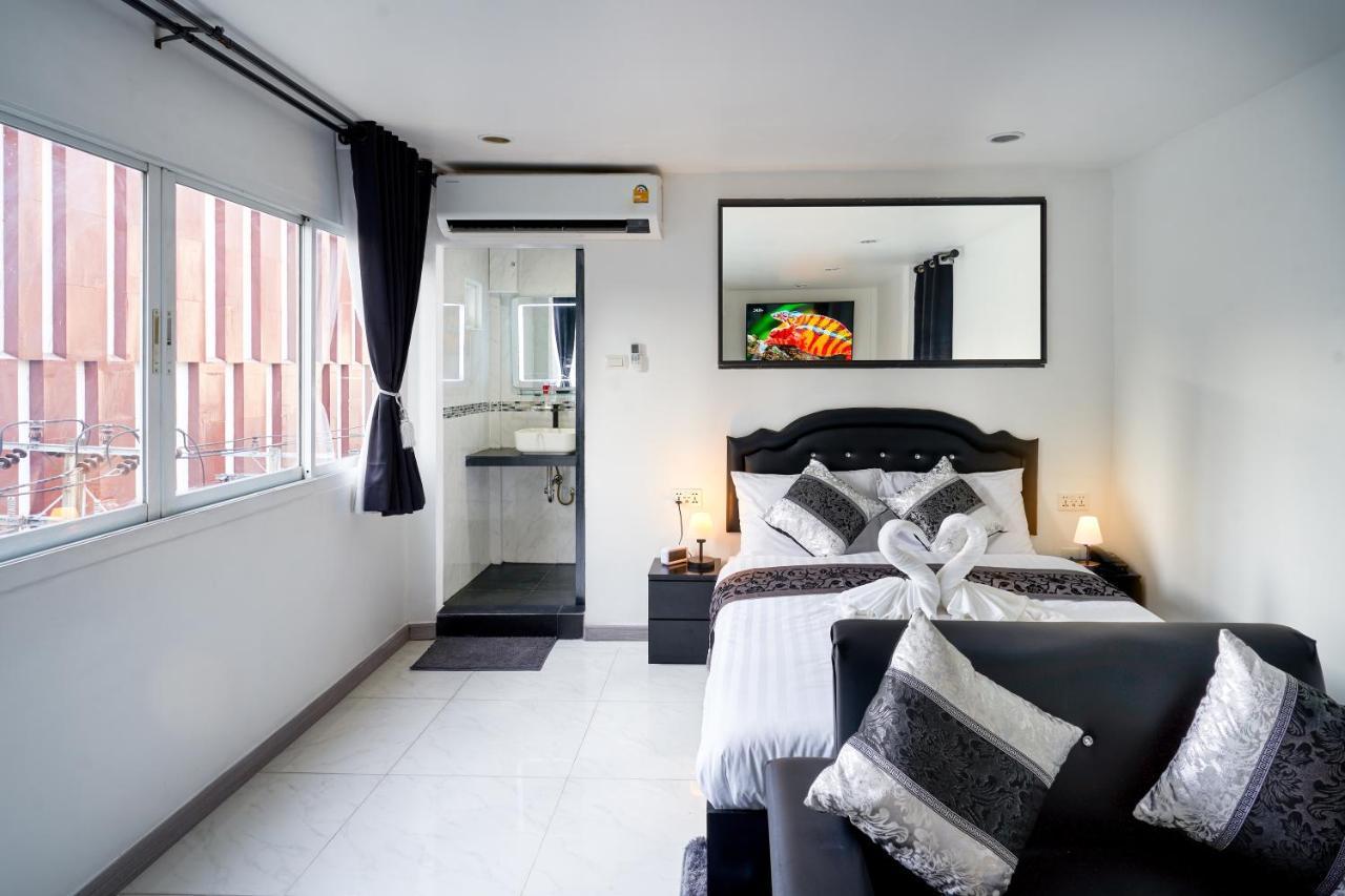 Thonglor Suites Hotel Bangkok Exterior photo